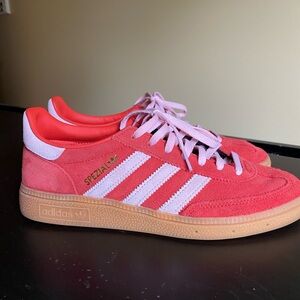 Adidas Handball Spezial in Bright Red Clear Pink